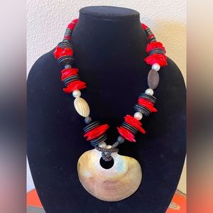 Vintage Statement Necklace. Shell & wood.